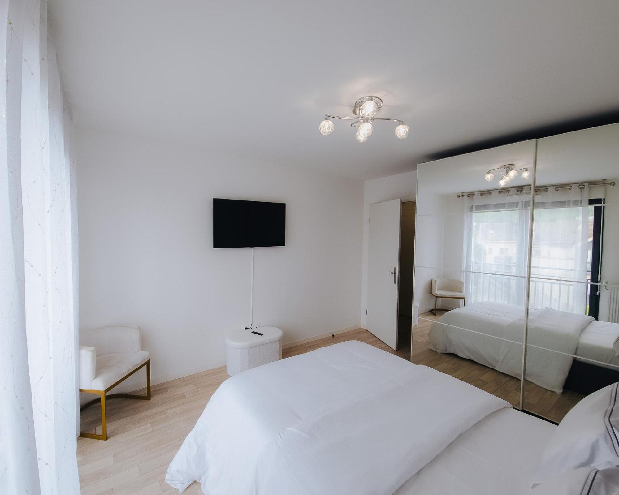 Appartement Luxueux, Neuf & Equipe A Versailles, Saint-Cyr-L'Ecole Luaran gambar
